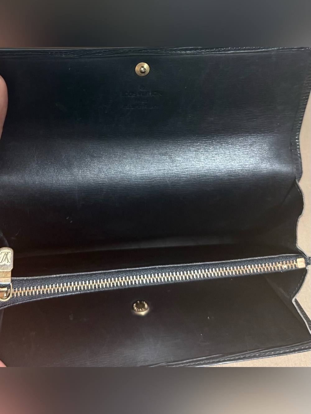 ✨Authentic Louis Vuitton Black Epi Leather Sarah Long Wallet✨ 1991 Vintage - Picture 8 of 12